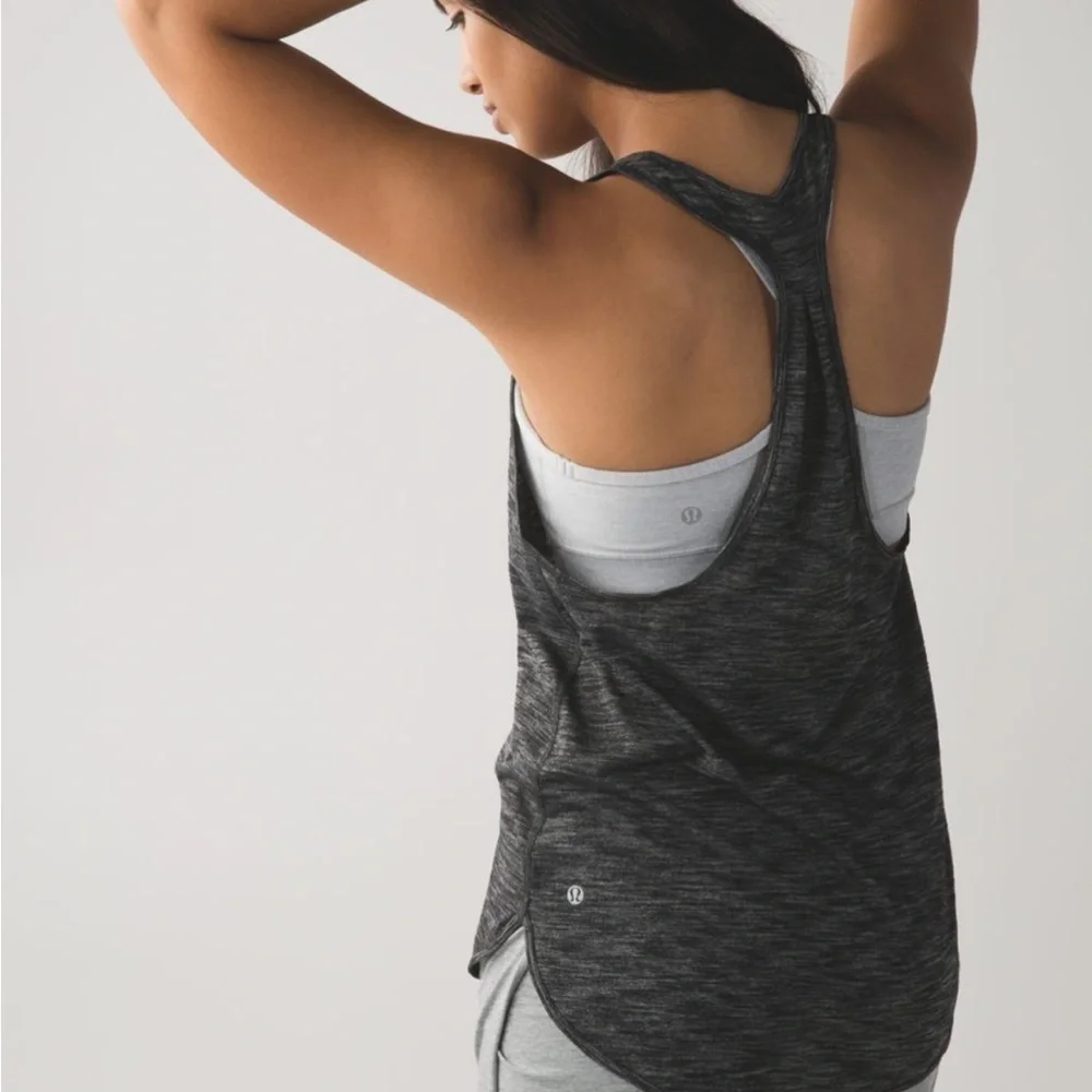 Lululemon 105 F Singlet Racerback Grey Scalloped Edges Size 8